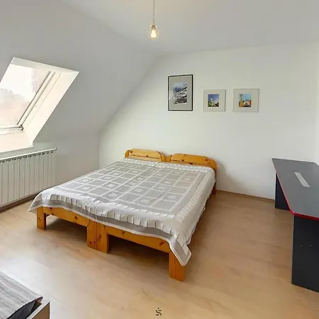 Highway House بيت ضيافة Kecskemét