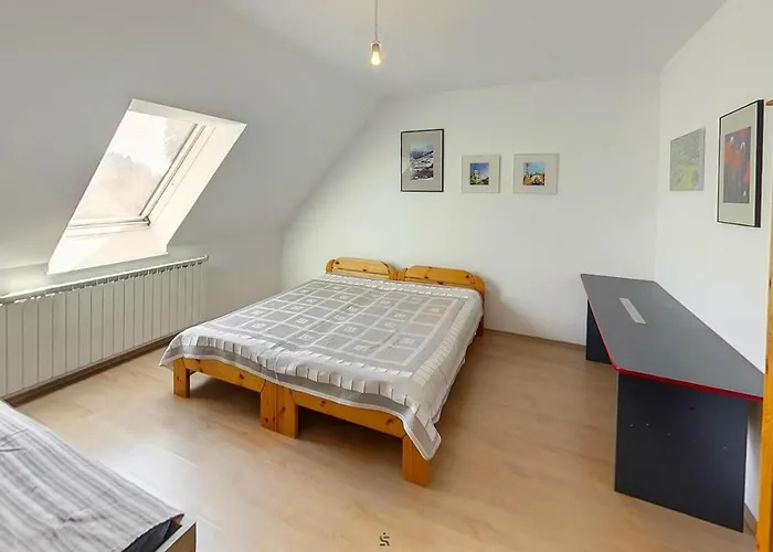 Highway House Gæstehus Kecskemét
